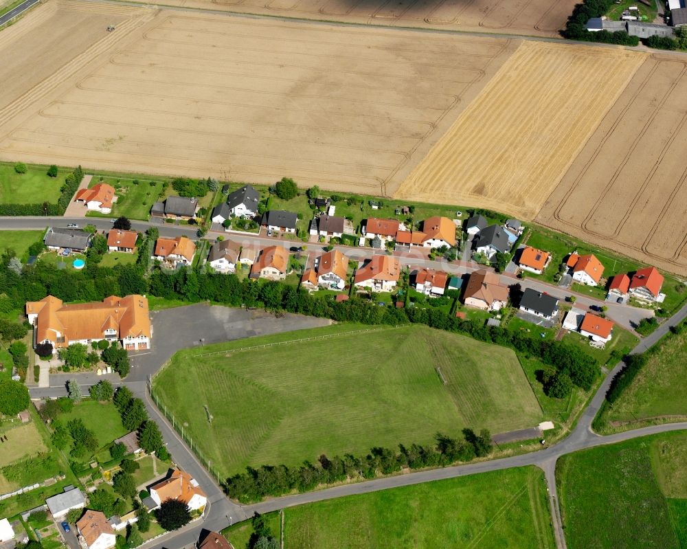 Luftaufnahme Hattenrod - Wohngebiet - Mischbebauung der Mehr- und Einfamilienhaussiedlung in Hattenrod im Bundesland Hessen, Deutschland