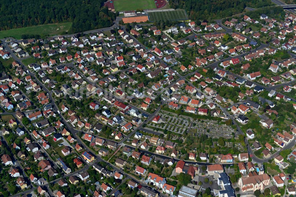 Höchberg aus der Vogelperspektive: Wohngebiet - Mischbebauung der Mehr- und Einfamilienhaussiedlung in Höchberg im Bundesland Bayern, Deutschland