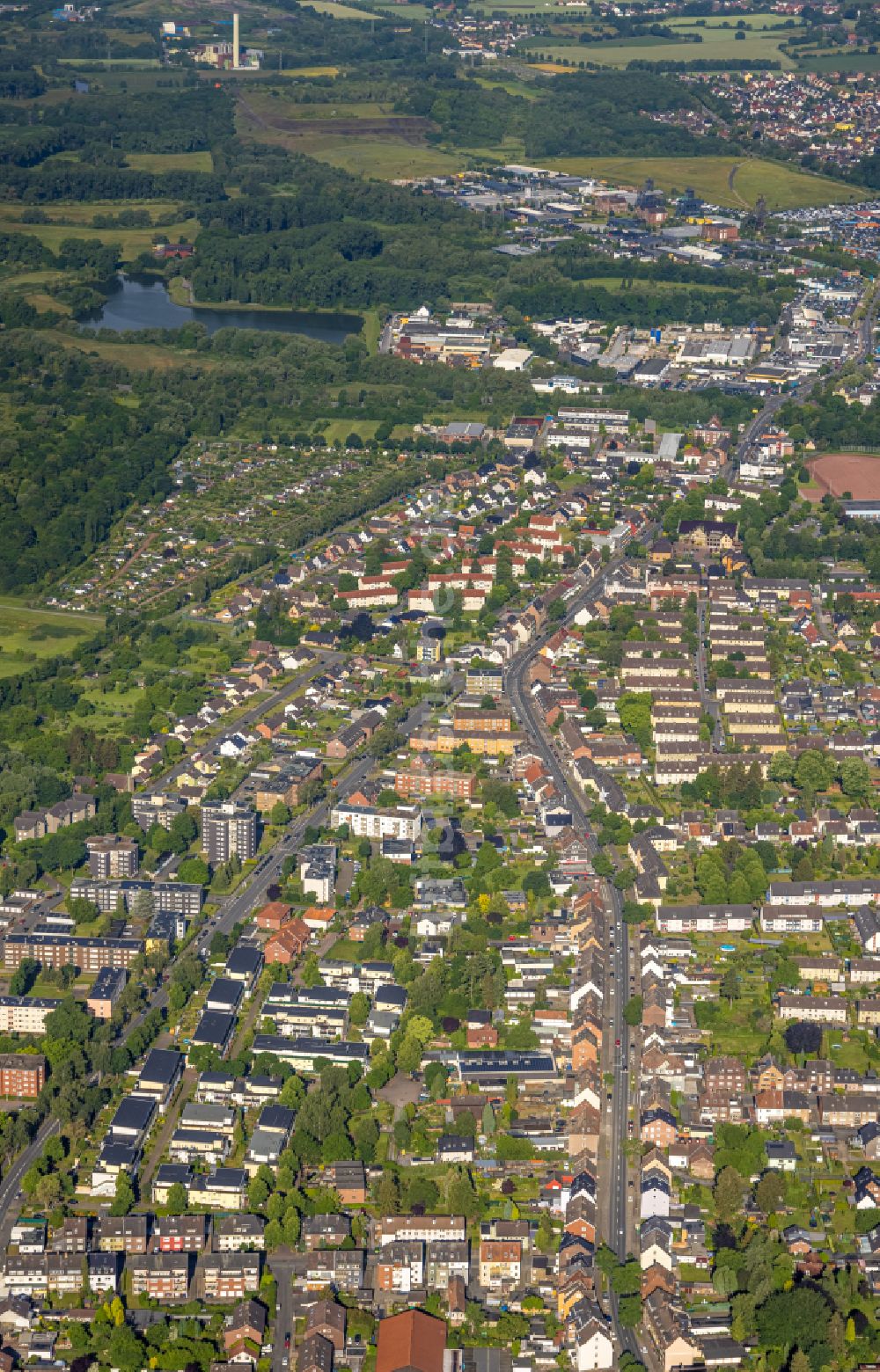 Luftbild Hamm-Heessen - Wohngebiet - Mischbebauung der Mehr- und Einfamilienhaussiedlung in Heessen im Bundesland Nordrhein-Westfalen, Deutschland