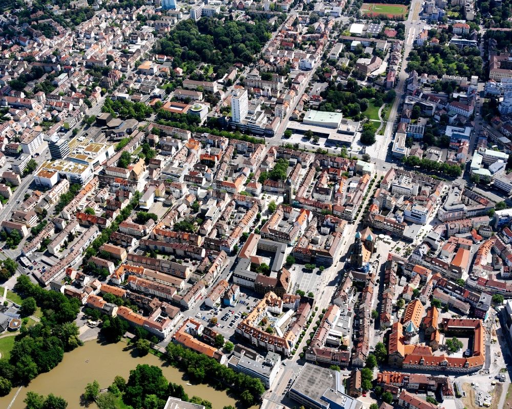 Heilbronn aus der Vogelperspektive: Wohngebiet - Mischbebauung der Mehr- und Einfamilienhaussiedlung in Heilbronn im Bundesland Baden-Württemberg, Deutschland