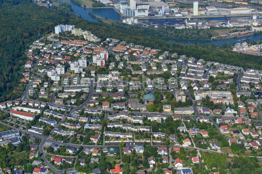 Hexenbruch aus der Vogelperspektive: Wohngebiet - Mischbebauung der Mehr- und Einfamilienhaussiedlung in Hexenbruch im Bundesland Bayern, Deutschland