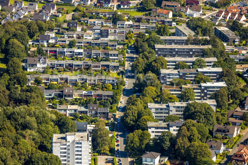 Hilgenplatz von oben - Wohngebiet - Mischbebauung der Mehr- und Einfamilienhaussiedlung in Hilgenplatz im Bundesland Nordrhein-Westfalen, Deutschland