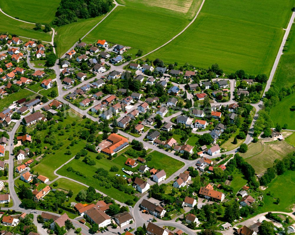 Hochdorf von oben - Wohngebiet - Mischbebauung der Mehr- und Einfamilienhaussiedlung in Hochdorf im Bundesland Baden-Württemberg, Deutschland