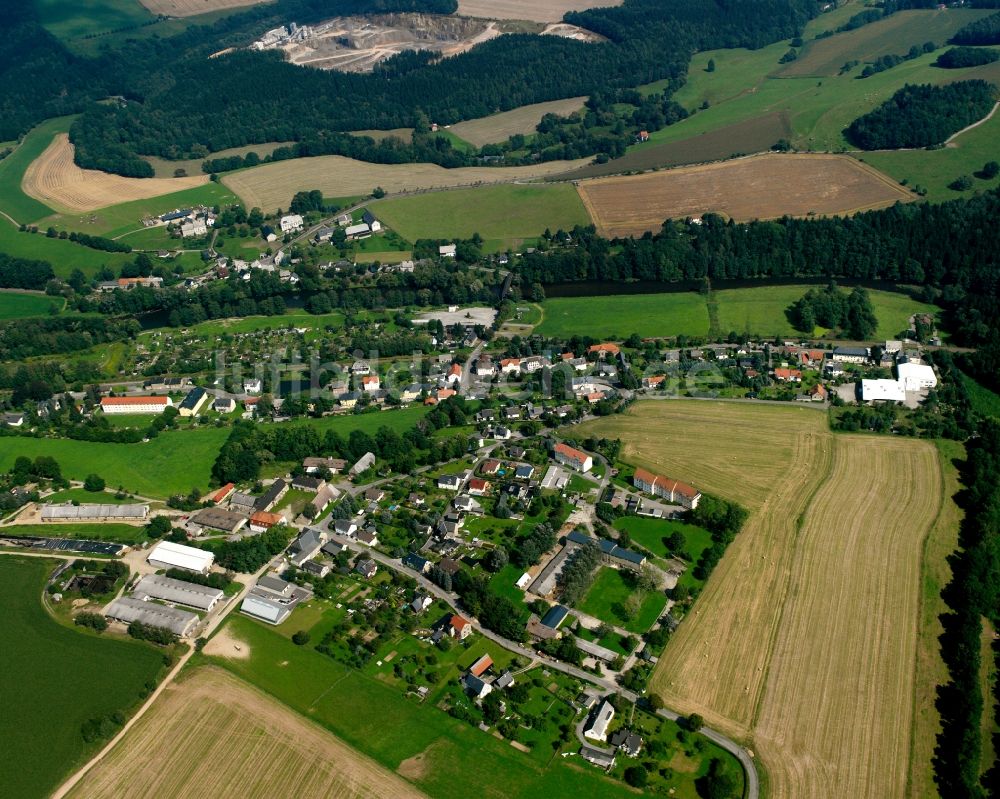 Hohenfichte aus der Vogelperspektive: Wohngebiet - Mischbebauung der Mehr- und Einfamilienhaussiedlung in Hohenfichte im Bundesland Sachsen, Deutschland