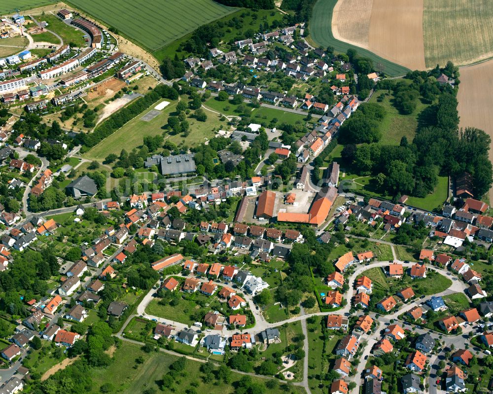 Luftaufnahme Hohenwettersbach - Wohngebiet - Mischbebauung der Mehr- und Einfamilienhaussiedlung in Hohenwettersbach im Bundesland Baden-Württemberg, Deutschland