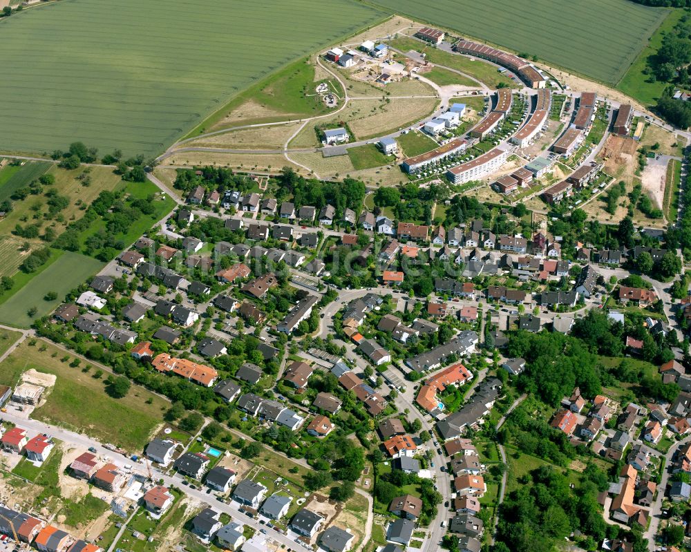 Hohenwettersbach von oben - Wohngebiet - Mischbebauung der Mehr- und Einfamilienhaussiedlung in Hohenwettersbach im Bundesland Baden-Württemberg, Deutschland