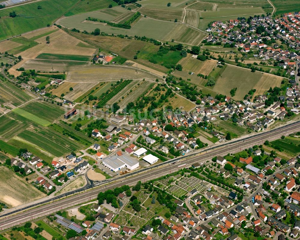 Luftaufnahme Kartung - Wohngebiet - Mischbebauung der Mehr- und Einfamilienhaussiedlung in Kartung im Bundesland Baden-Württemberg, Deutschland