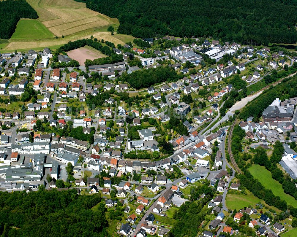 Kierspe von oben - Wohngebiet - Mischbebauung der Mehr- und Einfamilienhaussiedlung in Kierspe im Bundesland Nordrhein-Westfalen, Deutschland