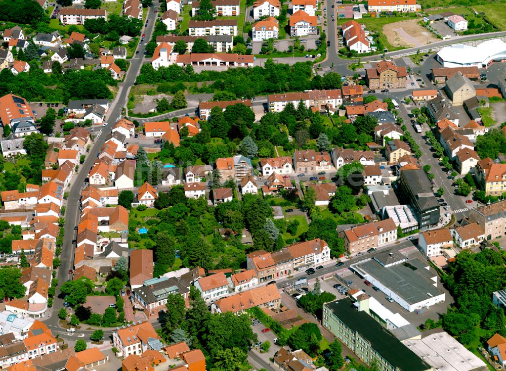 Kirchheimbolanden aus der Vogelperspektive: Wohngebiet - Mischbebauung der Mehr- und Einfamilienhaussiedlung in Kirchheimbolanden im Bundesland Rheinland-Pfalz, Deutschland