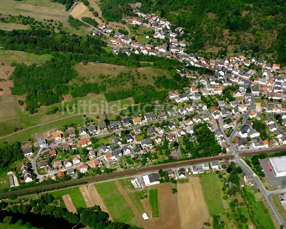 Kirnsulzbach von oben - Wohngebiet - Mischbebauung der Mehr- und Einfamilienhaussiedlung in Kirnsulzbach im Bundesland Rheinland-Pfalz, Deutschland