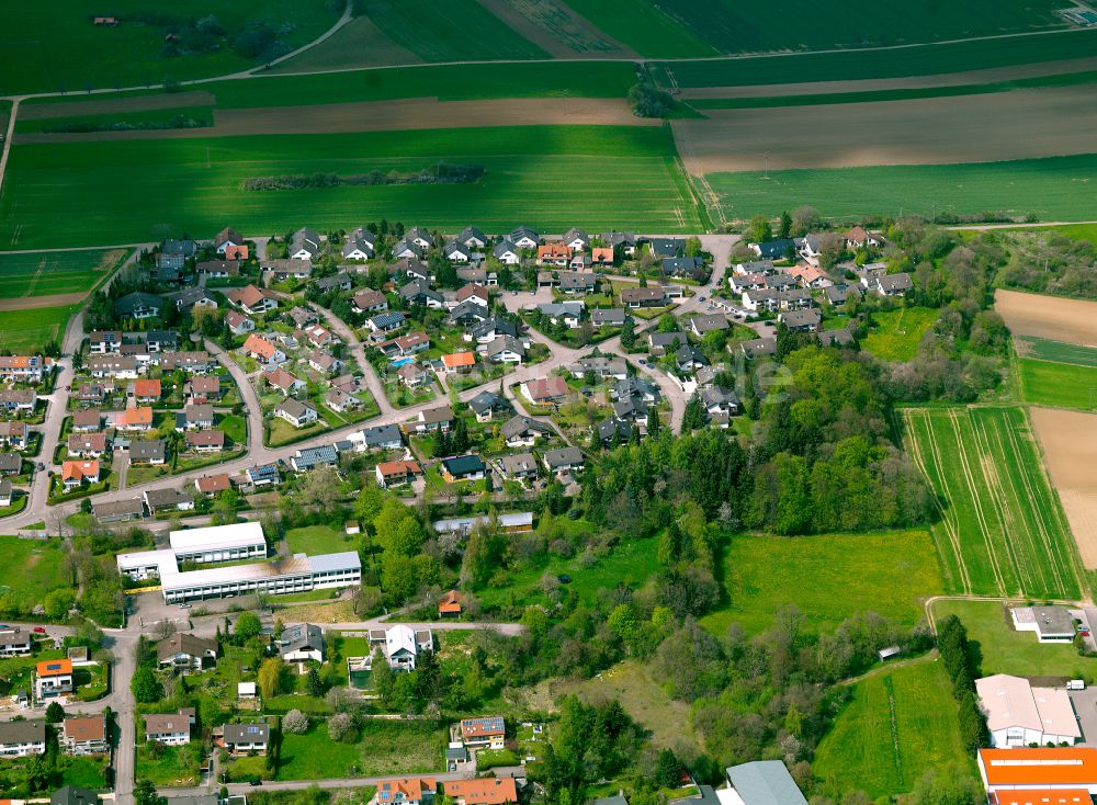 Laichingen aus der Vogelperspektive: Wohngebiet - Mischbebauung der Mehr- und Einfamilienhaussiedlung in Laichingen im Bundesland Baden-Württemberg, Deutschland