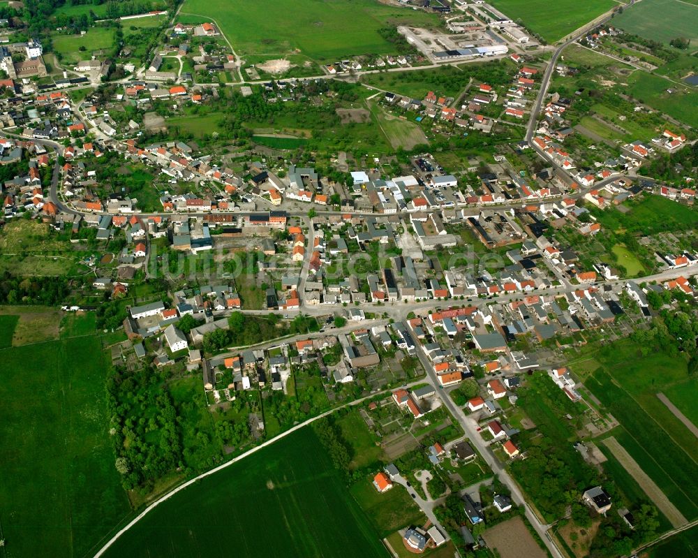 Luftbild Leitzkau - Wohngebiet - Mischbebauung der Mehr- und Einfamilienhaussiedlung in Leitzkau im Bundesland Sachsen-Anhalt, Deutschland