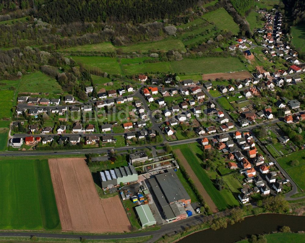 Luftbild Lengers - Wohngebiet - Mischbebauung der Mehr- und Einfamilienhaussiedlung in Lengers im Bundesland Hessen, Deutschland