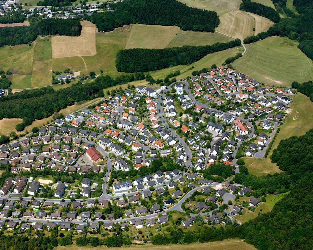 Luftbild Meinerzhagen - Wohngebiet - Mischbebauung der Mehr- und Einfamilienhaussiedlung in Meinerzhagen im Bundesland Nordrhein-Westfalen, Deutschland