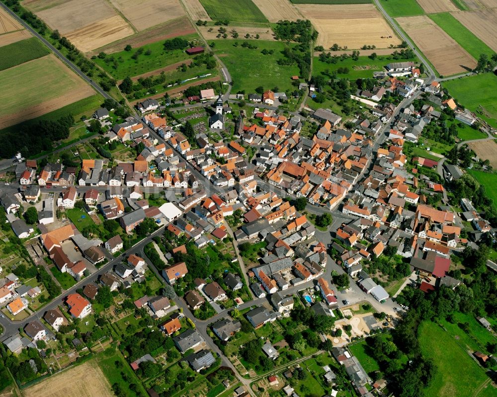 Muschenheim aus der Vogelperspektive: Wohngebiet - Mischbebauung der Mehr- und Einfamilienhaussiedlung in Muschenheim im Bundesland Hessen, Deutschland