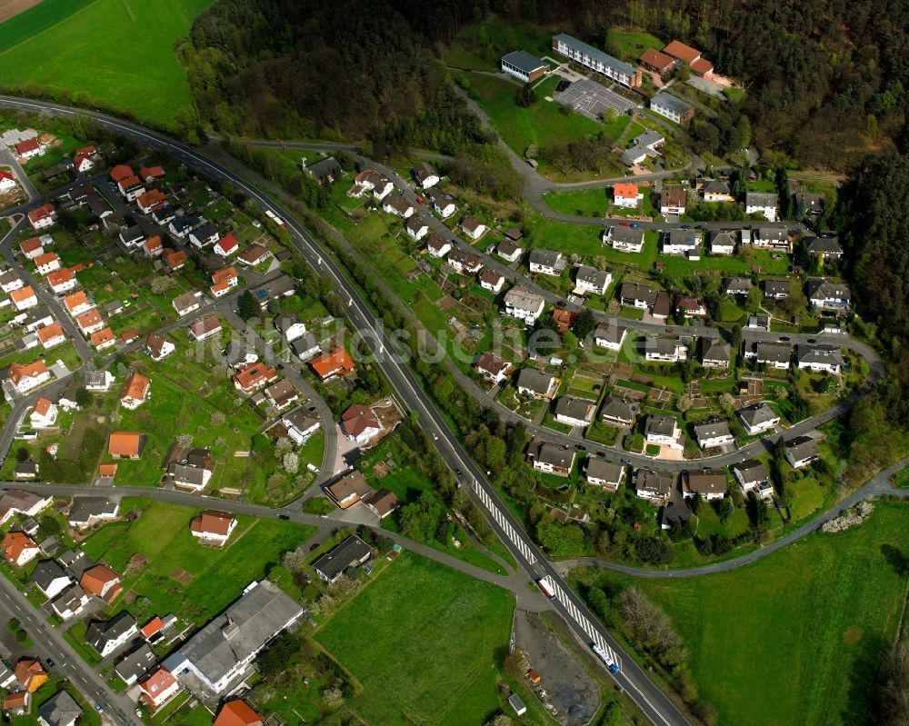 Neukirchen aus der Vogelperspektive: Wohngebiet - Mischbebauung der Mehr- und Einfamilienhaussiedlung in Neukirchen im Bundesland Hessen, Deutschland