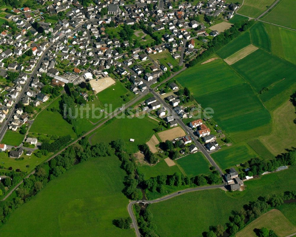 Luftaufnahme Niederhadamar - Wohngebiet - Mischbebauung der Mehr- und Einfamilienhaussiedlung in Niederhadamar im Bundesland Hessen, Deutschland