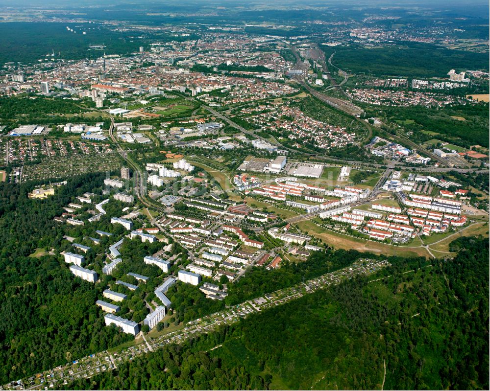 Luftaufnahme Oberreut - Wohngebiet - Mischbebauung der Mehr- und Einfamilienhaussiedlung in Oberreut im Bundesland Baden-Württemberg, Deutschland