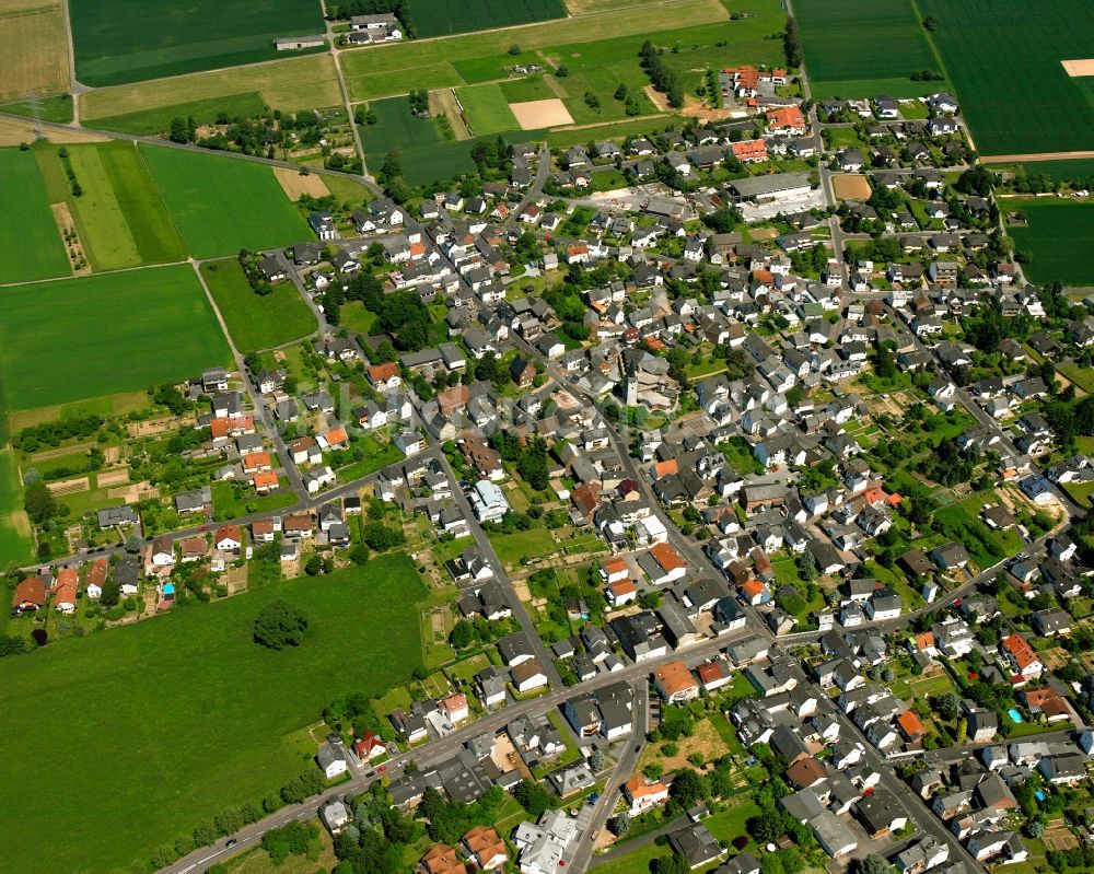 Offheim aus der Vogelperspektive: Wohngebiet - Mischbebauung der Mehr- und Einfamilienhaussiedlung in Offheim im Bundesland Hessen, Deutschland