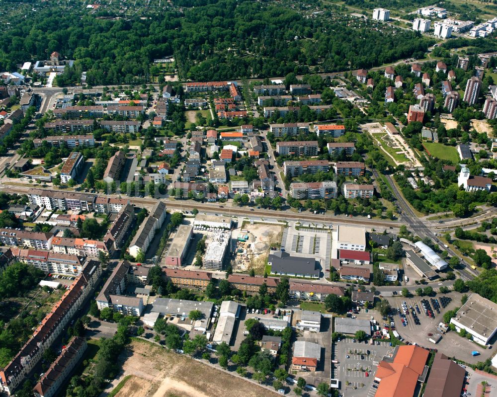 Luftbild Oststadt - Wohngebiet - Mischbebauung der Mehr- und Einfamilienhaussiedlung in Oststadt im Bundesland Baden-Württemberg, Deutschland