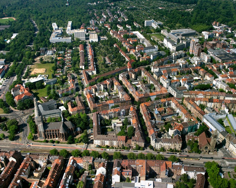 Oststadt von oben - Wohngebiet - Mischbebauung der Mehr- und Einfamilienhaussiedlung in Oststadt im Bundesland Baden-Württemberg, Deutschland