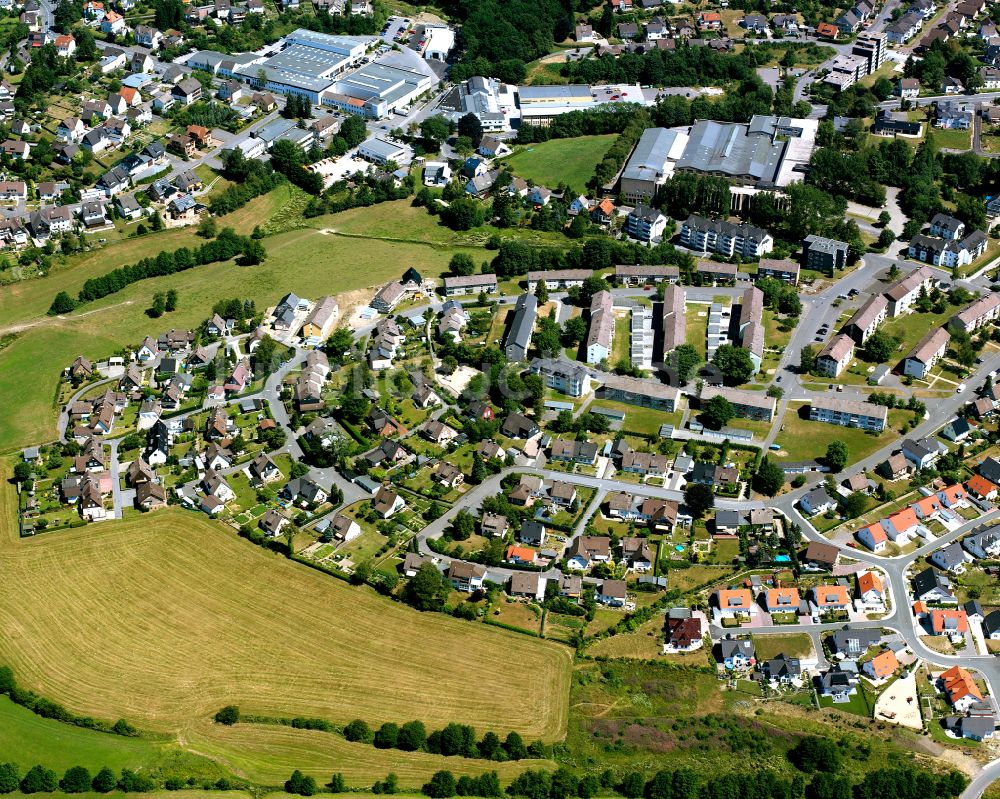 Luftaufnahme Padberg - Wohngebiet - Mischbebauung der Mehr- und Einfamilienhaussiedlung in Padberg im Bundesland Nordrhein-Westfalen, Deutschland