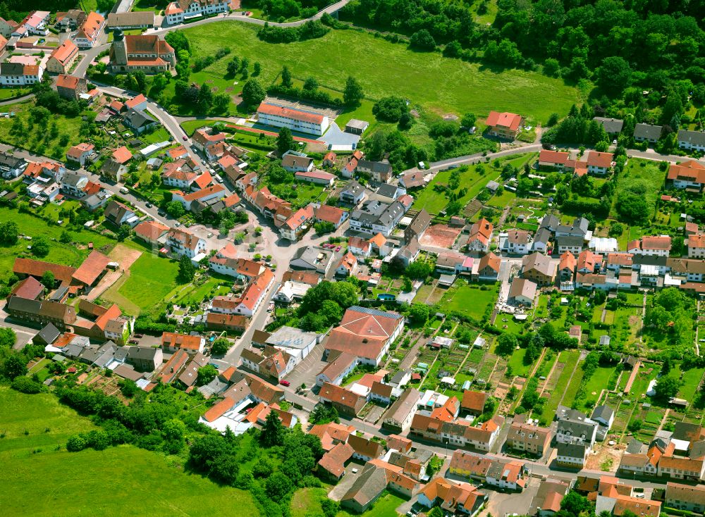 Ramsen von oben - Wohngebiet - Mischbebauung der Mehr- und Einfamilienhaussiedlung in Ramsen im Bundesland Rheinland-Pfalz, Deutschland