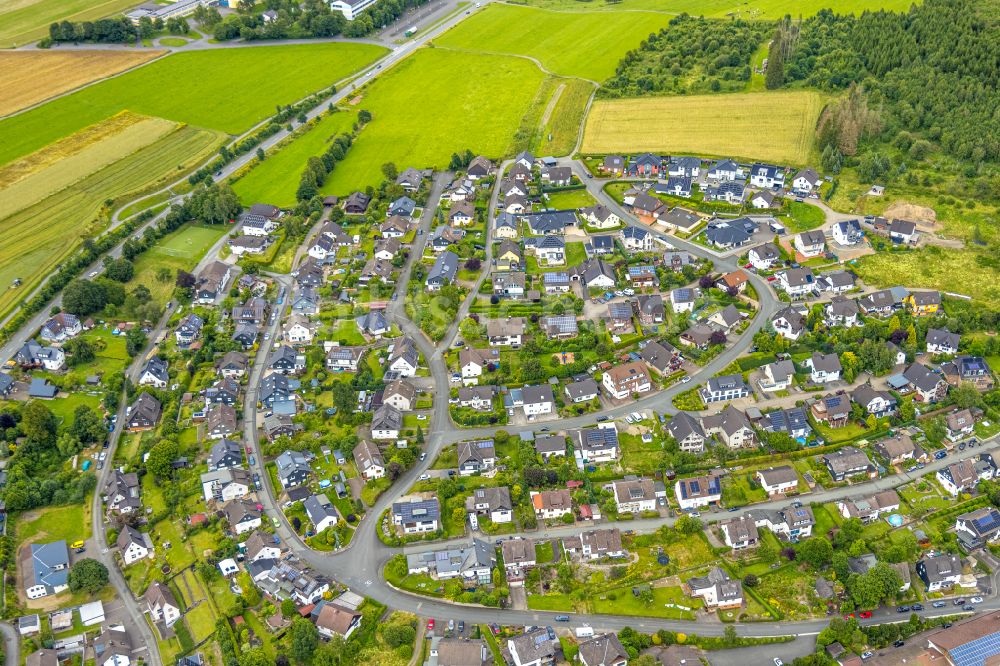 Luftbild Raumland - Wohngebiet - Mischbebauung der Mehr- und Einfamilienhaussiedlung in Raumland im Bundesland Nordrhein-Westfalen, Deutschland