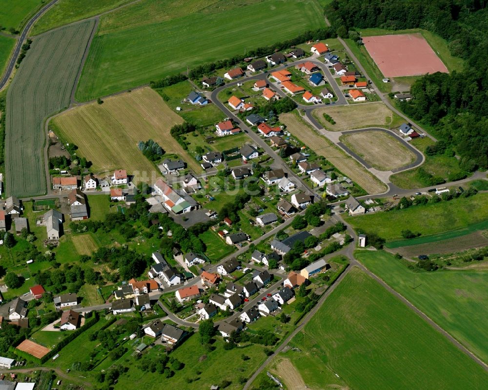 Luftaufnahme Rückweiler - Wohngebiet - Mischbebauung der Mehr- und Einfamilienhaussiedlung in Rückweiler im Bundesland Rheinland-Pfalz, Deutschland