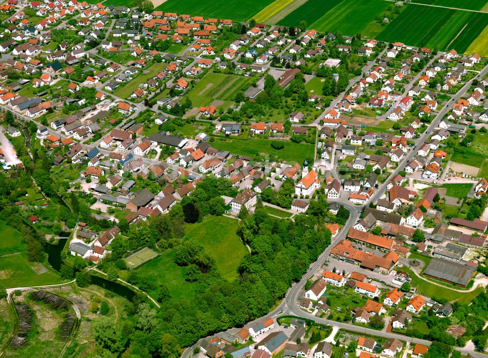 Luftaufnahme Rißtissen - Wohngebiet - Mischbebauung der Mehr- und Einfamilienhaussiedlung in Rißtissen im Bundesland Baden-Württemberg, Deutschland