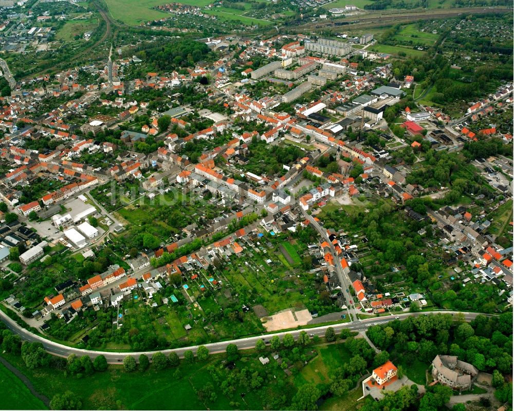 Roßlau Elbe von oben - Wohngebiet - Mischbebauung der Mehr- und Einfamilienhaussiedlung in Roßlau Elbe im Bundesland Sachsen-Anhalt, Deutschland