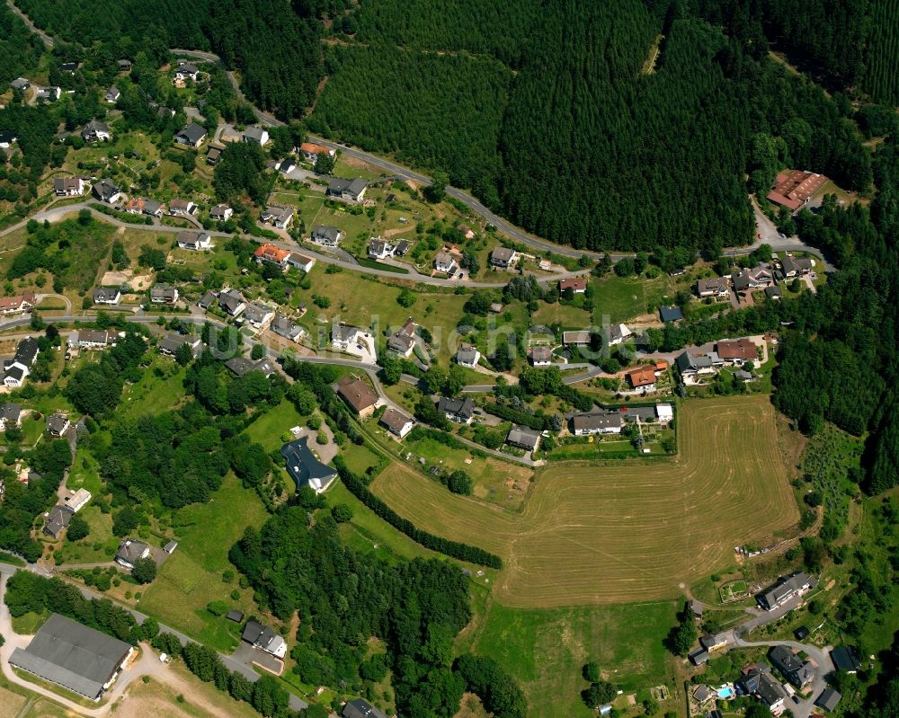 Schwarzenau aus der Vogelperspektive: Wohngebiet - Mischbebauung der Mehr- und Einfamilienhaussiedlung in Schwarzenau im Bundesland Nordrhein-Westfalen, Deutschland