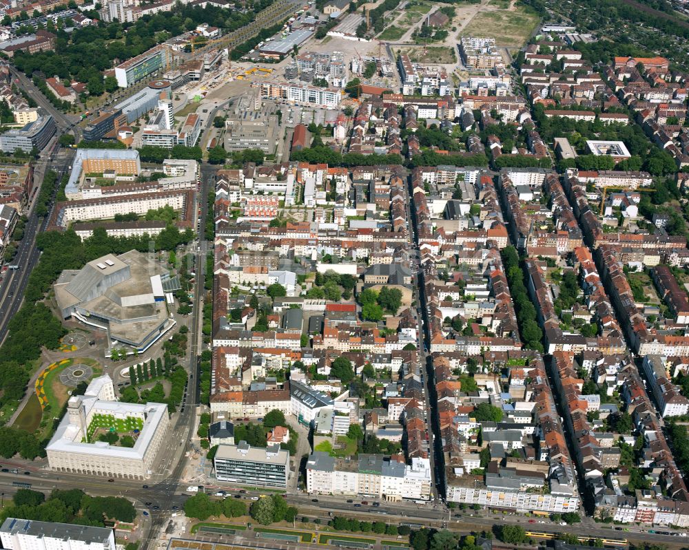 Südstadt von oben - Wohngebiet - Mischbebauung der Mehr- und Einfamilienhaussiedlung in Südstadt im Bundesland Baden-Württemberg, Deutschland