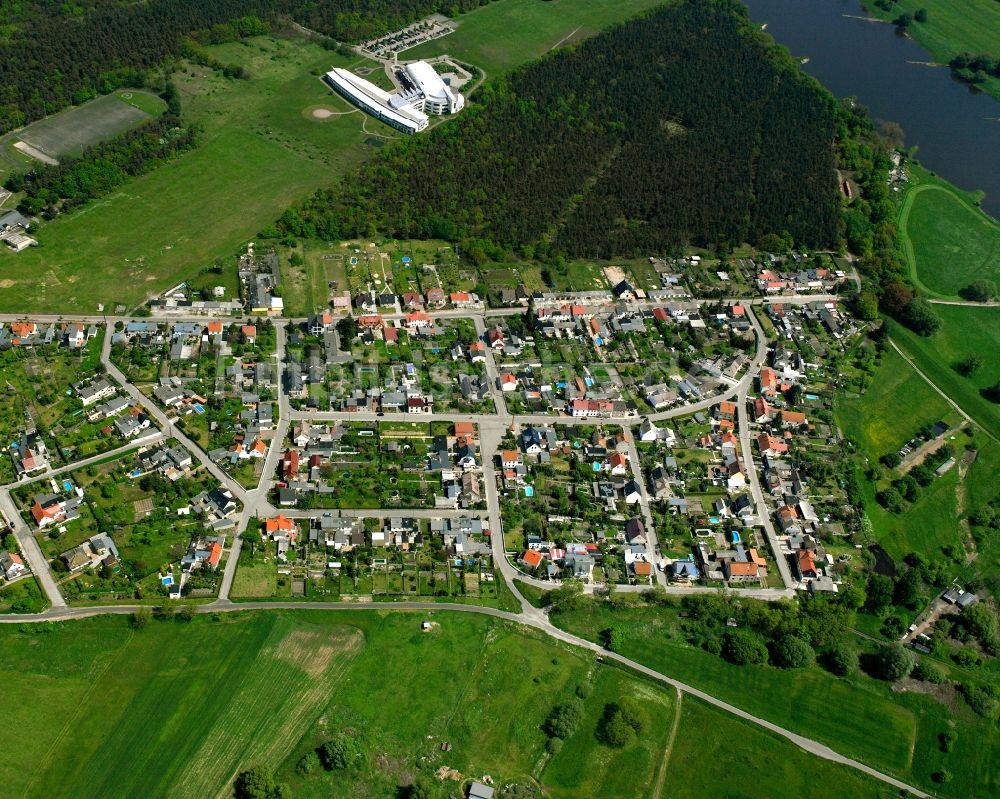 Luftaufnahme Serno - Wohngebiet - Mischbebauung der Mehr- und Einfamilienhaussiedlung in Serno im Bundesland Sachsen-Anhalt, Deutschland