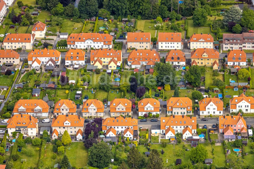 Soest von oben - Wohngebiet - Mischbebauung der Mehr- und Einfamilienhaussiedlung in Soest im Bundesland Nordrhein-Westfalen, Deutschland