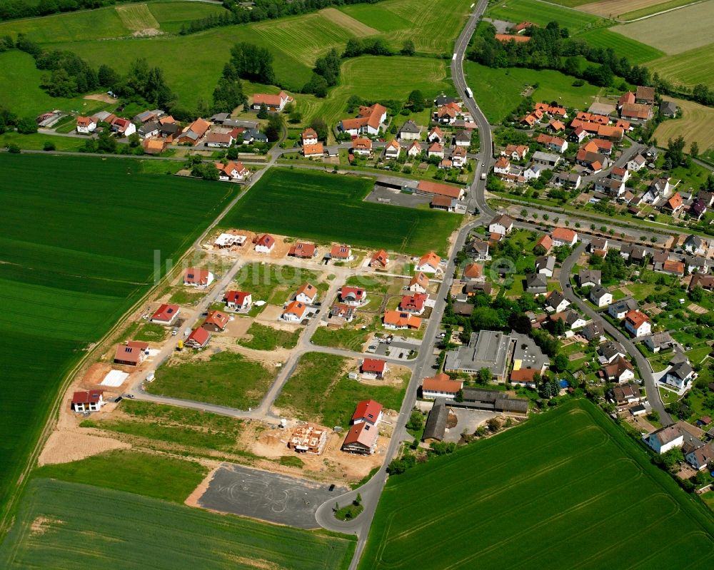 Sorga aus der Vogelperspektive: Wohngebiet - Mischbebauung der Mehr- und Einfamilienhaussiedlung in Sorga im Bundesland Hessen, Deutschland