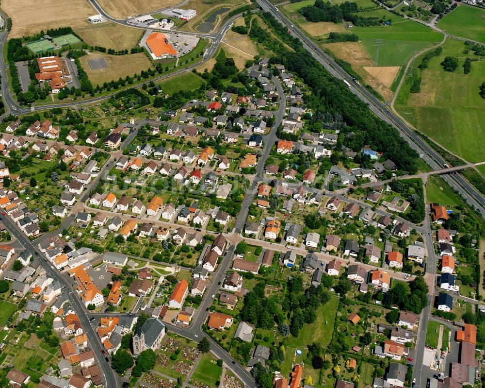 Luftaufnahme Steinbach - Wohngebiet - Mischbebauung der Mehr- und Einfamilienhaussiedlung in Steinbach im Bundesland Hessen, Deutschland