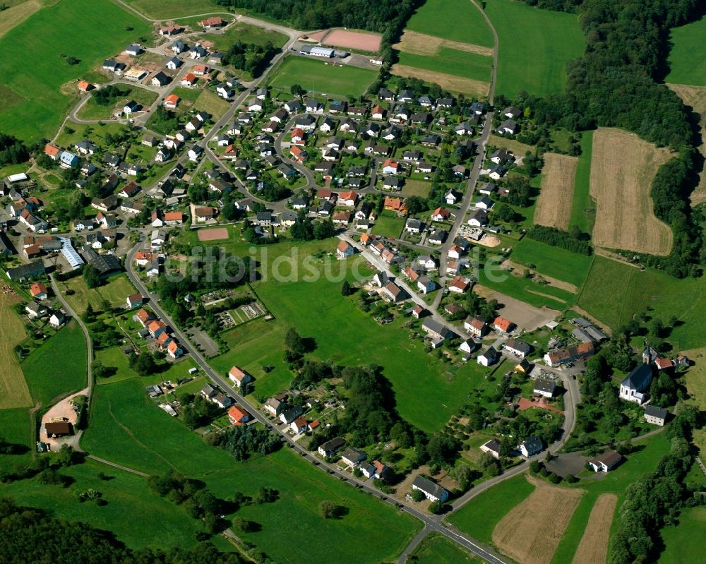 Luftaufnahme Weiersbach - Wohngebiet - Mischbebauung der Mehr- und Einfamilienhaussiedlung in Weiersbach im Bundesland Rheinland-Pfalz, Deutschland