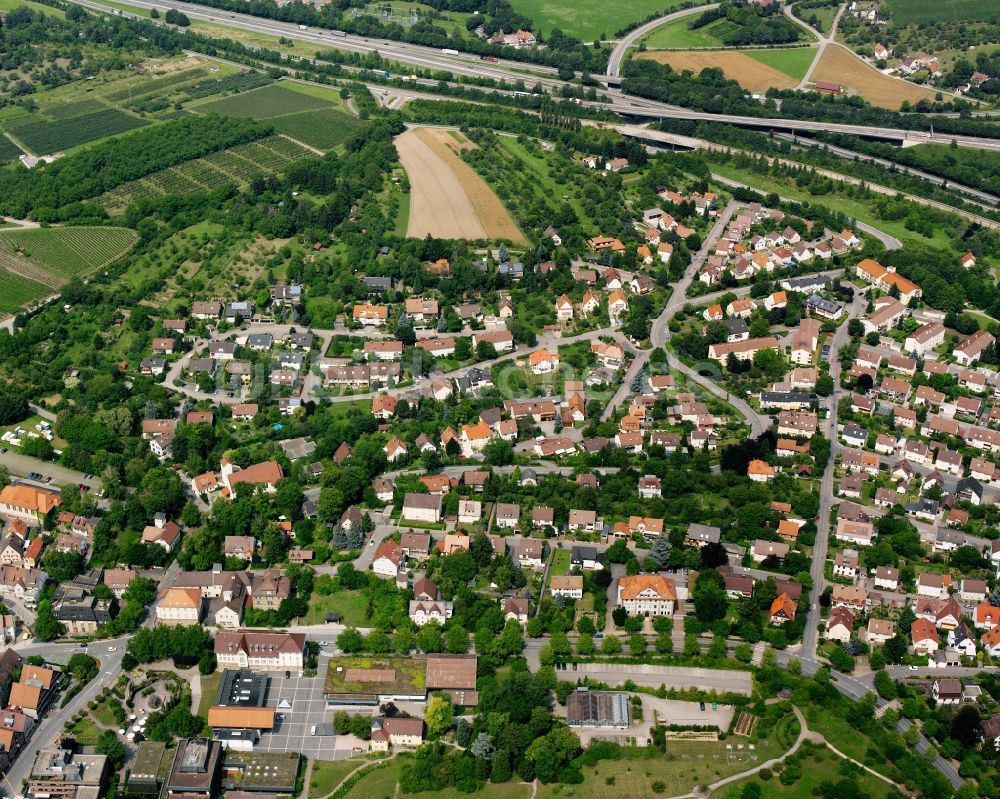 Weinsberg von oben - Wohngebiet - Mischbebauung der Mehr- und Einfamilienhaussiedlung in Weinsberg im Bundesland Baden-Württemberg, Deutschland