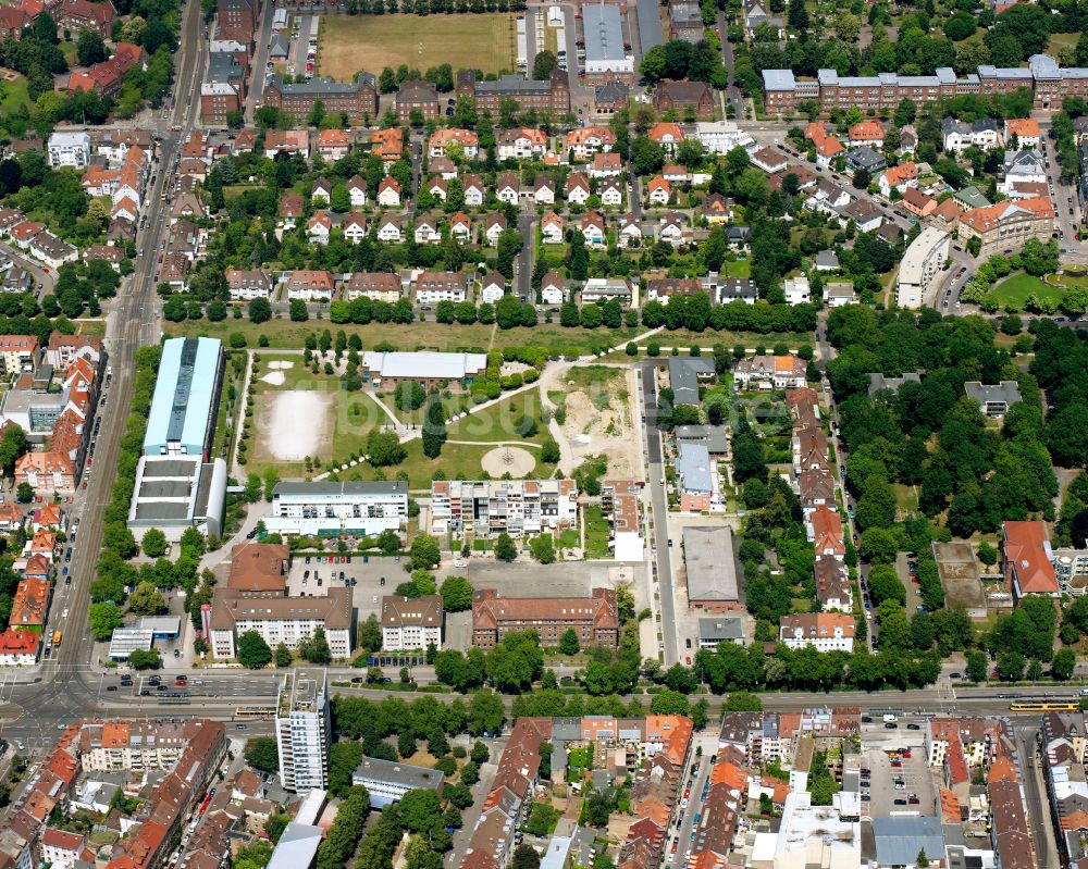 Weststadt aus der Vogelperspektive: Wohngebiet - Mischbebauung der Mehr- und Einfamilienhaussiedlung in Weststadt im Bundesland Baden-Württemberg, Deutschland