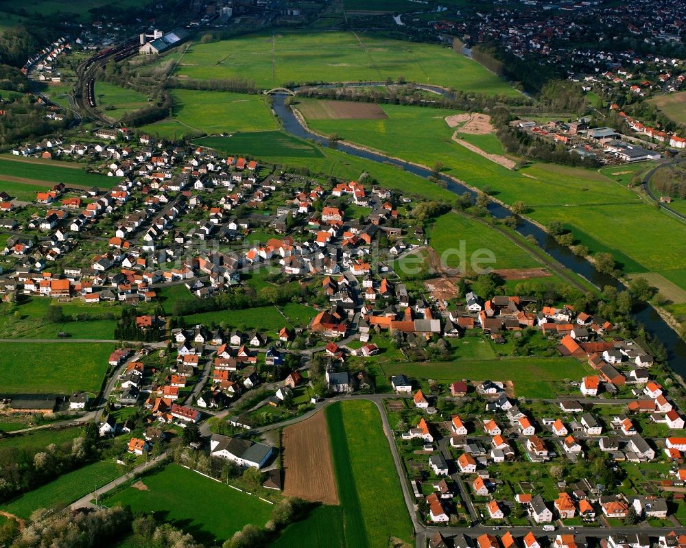 Wölfershausen von oben - Wohngebiet - Mischbebauung der Mehr- und Einfamilienhaussiedlung in Wölfershausen im Bundesland Hessen, Deutschland