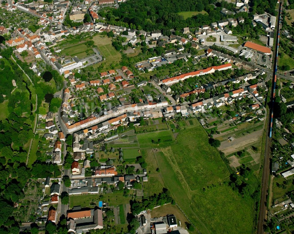 Zerbst/Anhalt aus der Vogelperspektive: Wohngebiet - Mischbebauung der Mehr- und Einfamilienhaussiedlung in Zerbst/Anhalt im Bundesland Sachsen-Anhalt, Deutschland