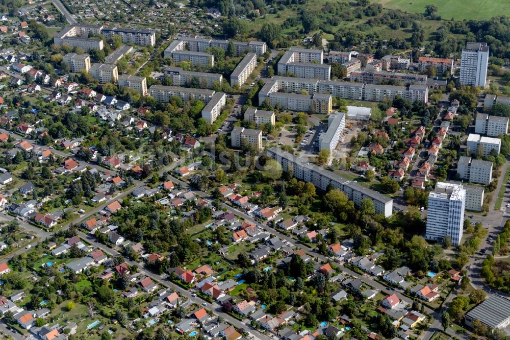 Luftbild Leipzig - Wohngebiet - Mischbebauung der Mehr- und Einfamilienhaussiedlung zwischen Simon-Bolivar-Straße und Medelejewstraße in Leipzig im Bundesland Sachsen, Deutschland