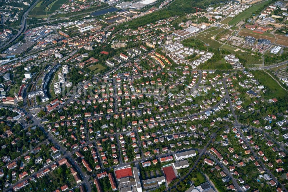 Luftaufnahme Würzburg - Wohngebiet - Mischbebauung der Mehr- und Einfamilienhaussiedlung zwischen Voglerstraße und Am Galgenberg in Würzburg im Bundesland Bayern, Deutschland