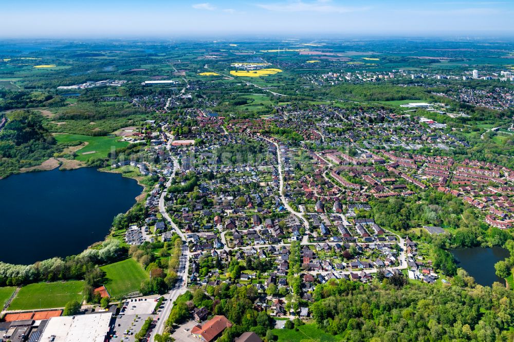 Luftaufnahme Kiel - Wohngebiet - Mischbebauung der Mehrfamilien- und Einfamilienhaus- Siedlung Russee - Hammer in Kiel im Bundesland Schleswig-Holstein, Deutschland