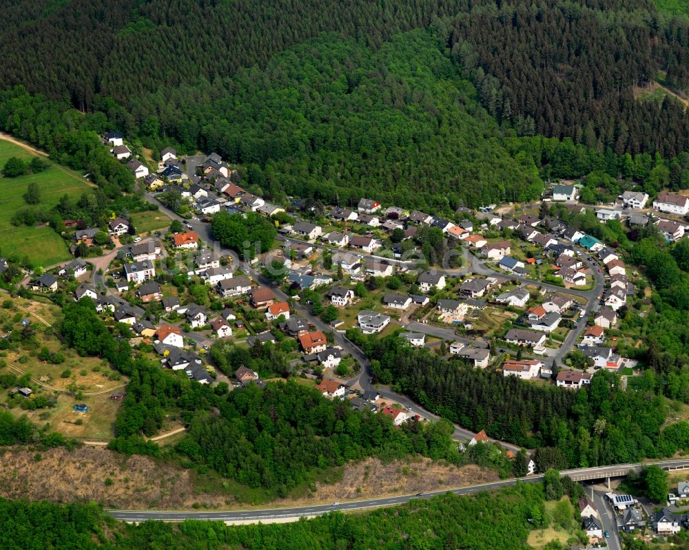 Niederfischbach aus der Vogelperspektive: Wohngebiet im Norden von Niederfischbach im Bundesland Rheinland-Pfalz