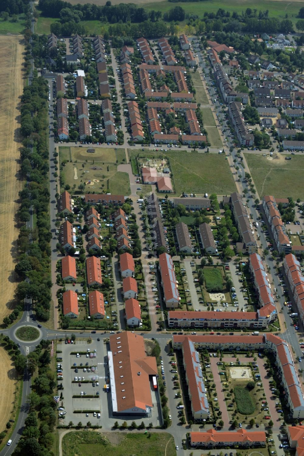 Luftbild Hoppegarten - Wohngebiet am nordöstlichen Rand von Hoppegarten im Bundesland Brandenburg