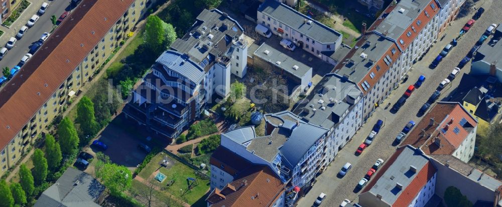 Luftaufnahme Berlin - Wohngebiet an der Parrisiusstraße in Köpenick im Bezirk Treptow-Köpenick in Berlin