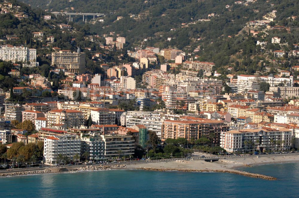 Menton von oben - Wohngebiet an der Promenade du Soleil in Menton