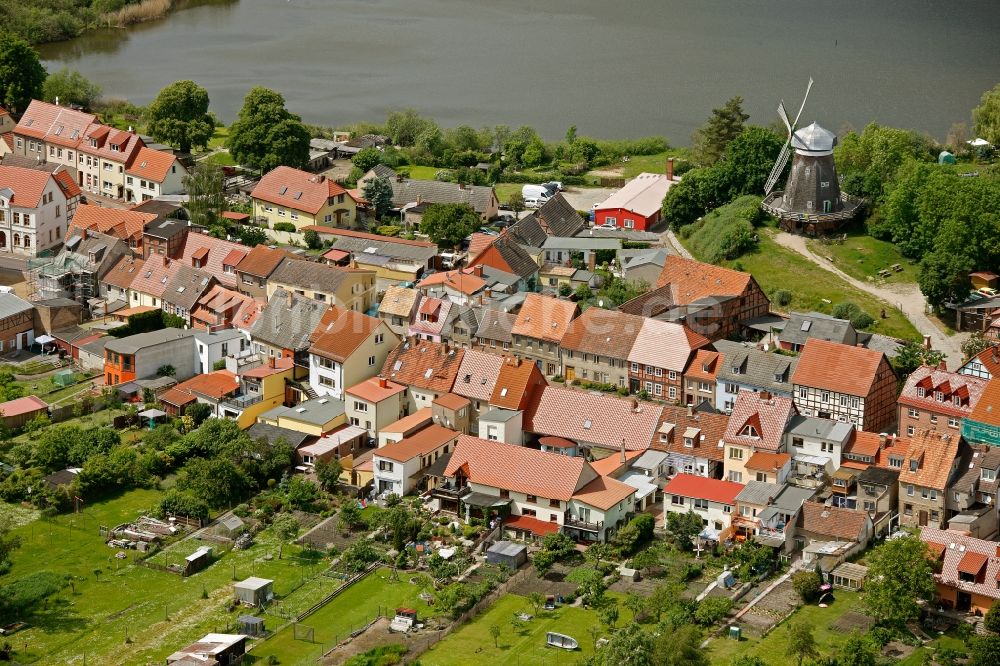 Luftaufnahme Röbel/Müritz - Wohngebiet in Röbel / Müritz im Bundesland Mecklenburg-Vorpommern